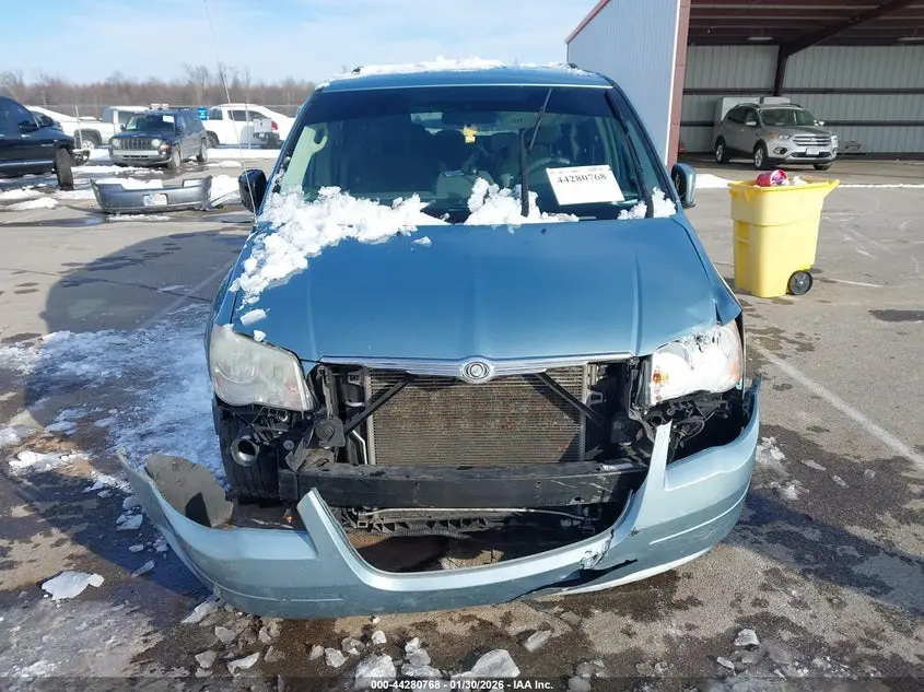 2010 CHRYSLER TOWN & COUNTRY TOURING