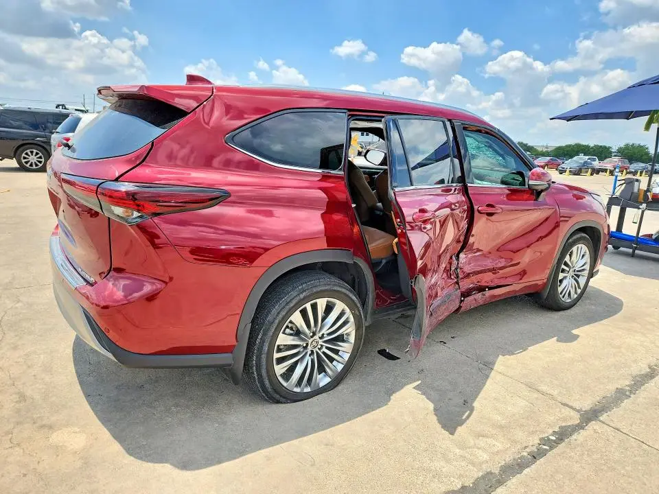 2024 TOYOTA HIGHLANDER PLATINUM  