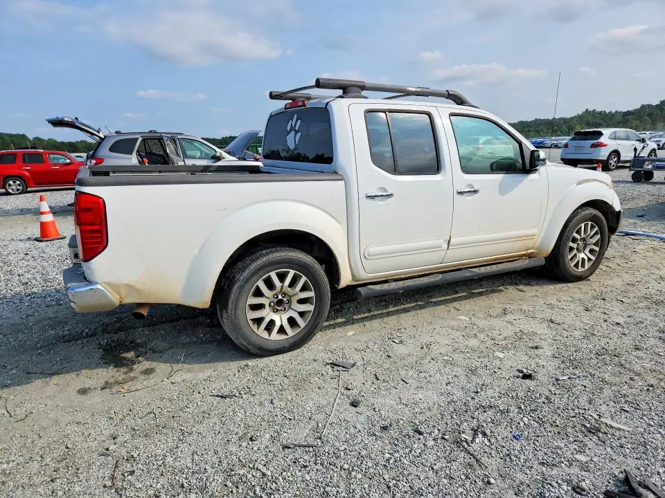 2010 NISSAN FRONTIER SE V6  
