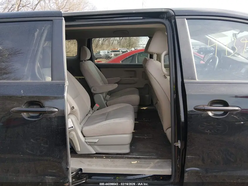 2016 KIA SEDONA L