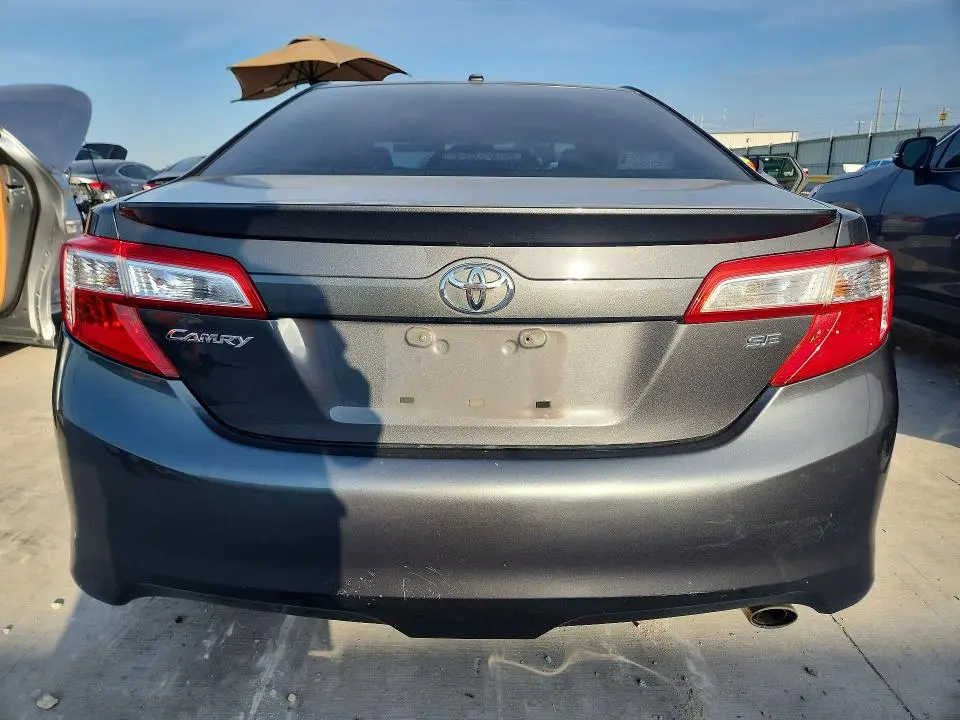 2012 TOYOTA CAMRY SE  