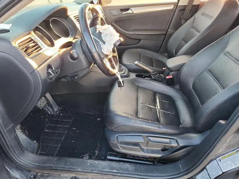 2017 VOLKSWAGEN JETTA SE  