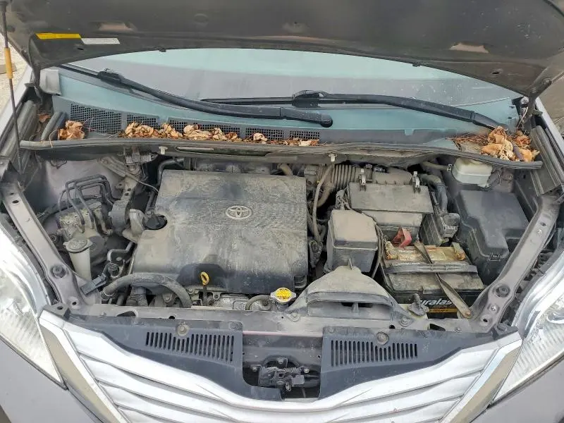 2013 TOYOTA SIENNA LIMITED 7-PASSENGER  