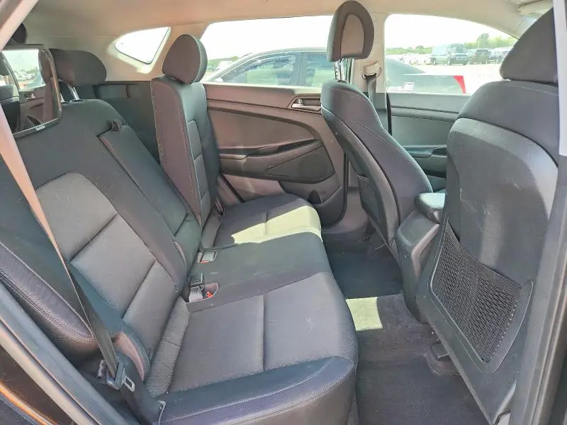 2017 HYUNDAI TUCSON SE  