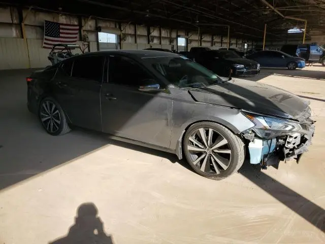 2019 NISSAN ALTIMA SR  