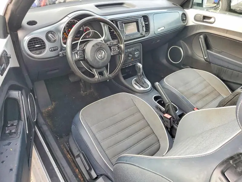2016 VOLKSWAGEN BEETLE S/SE  