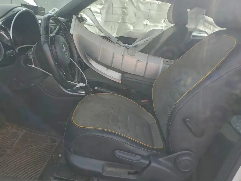 2018 VOLKSWAGEN BEETLE DUNE  