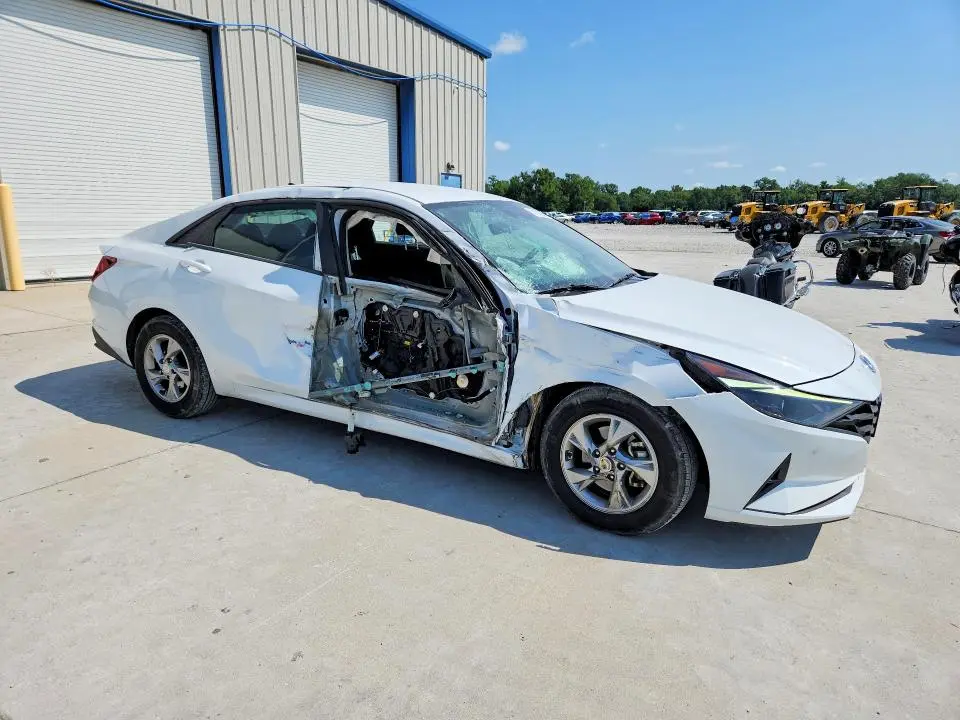2021 HYUNDAI ELANTRA SE  
