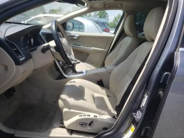 2016 VOLVO XC60 T5 PREMIER  
