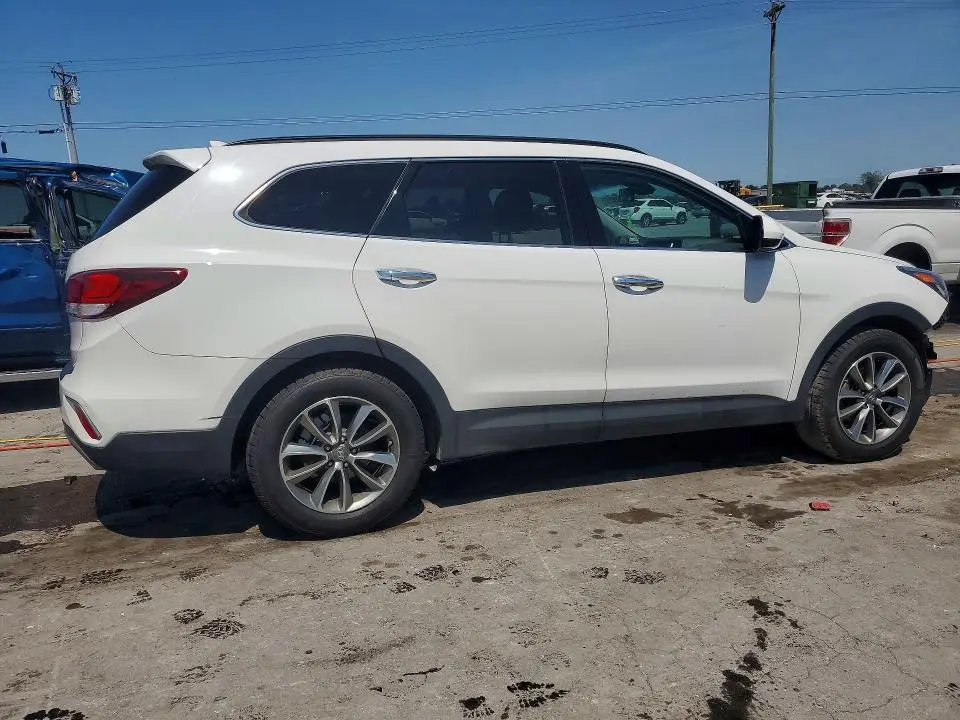 2017 HYUNDAI SANTA FE SE  