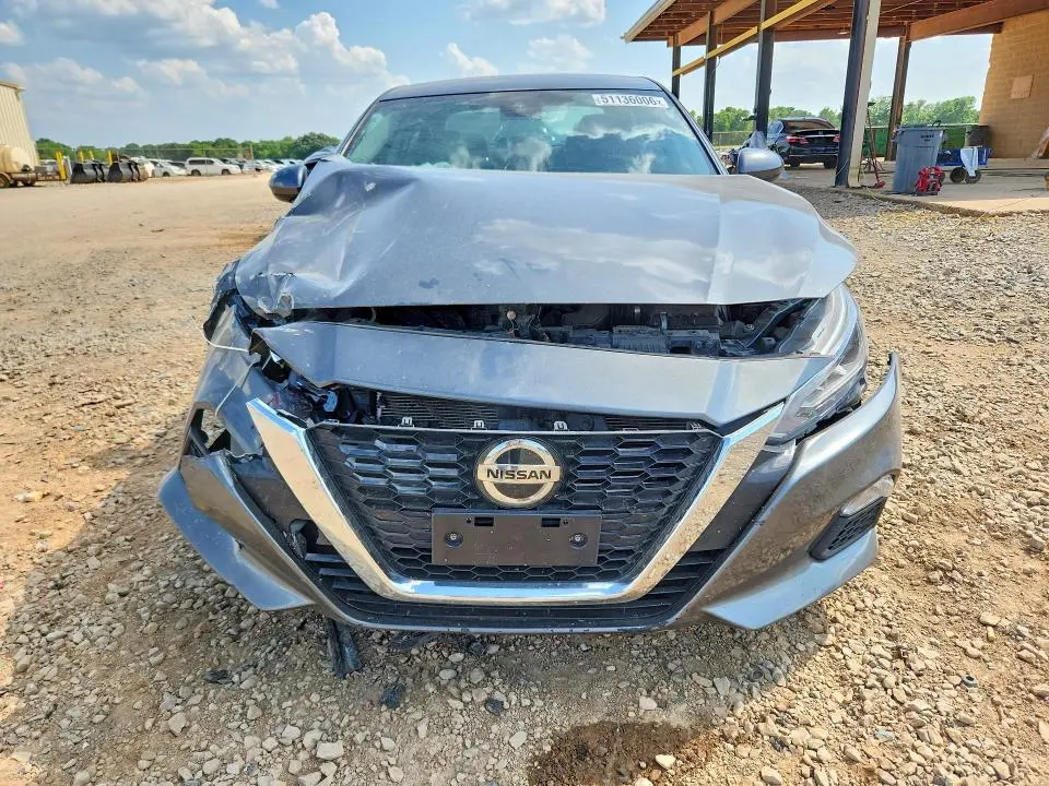 2022 NISSAN ALTIMA SV  