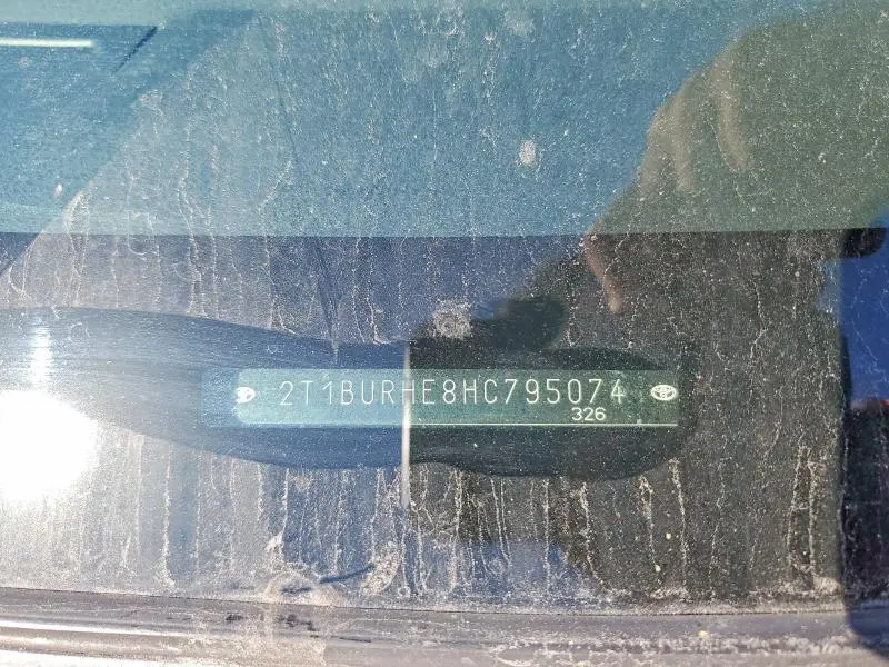 2017 TOYOTA COROLLA SE  
