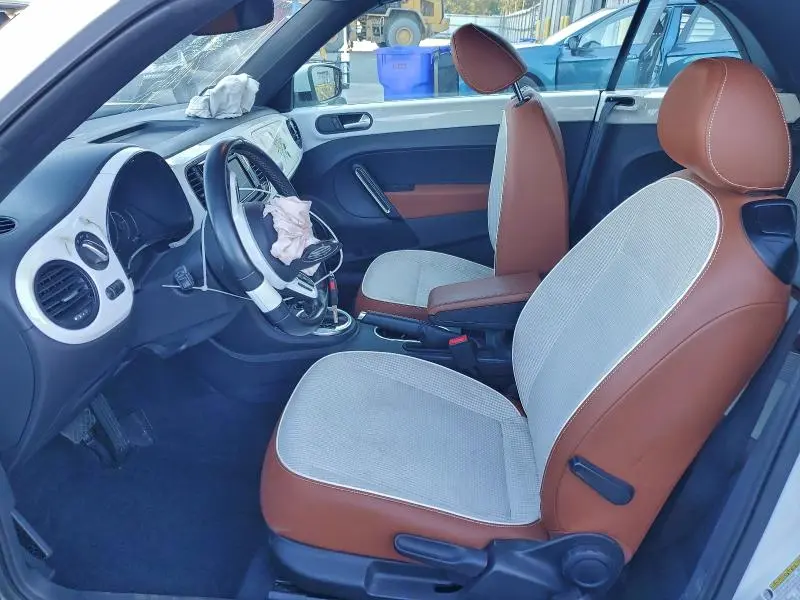 2017 VOLKSWAGEN BEETLE S/SE  