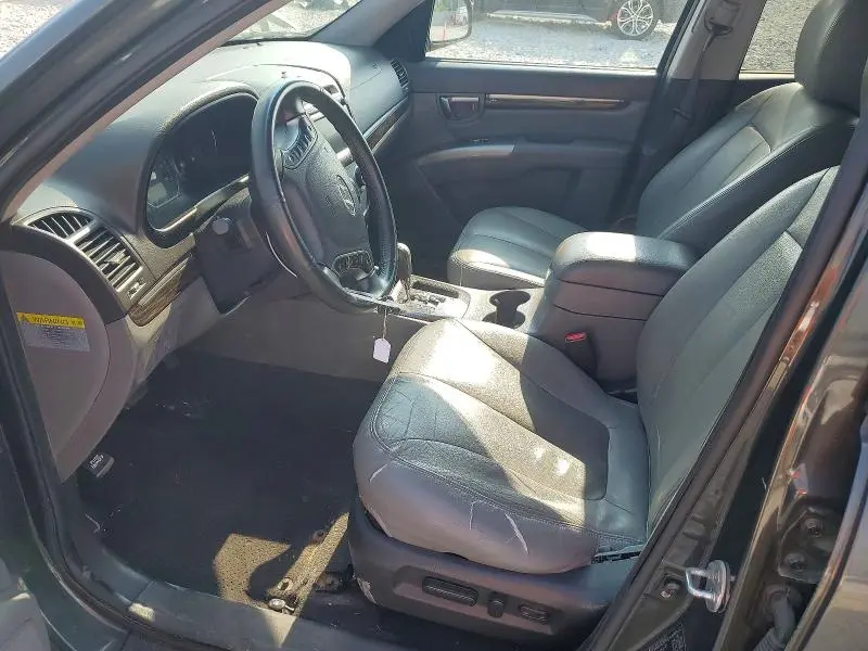 2010 HYUNDAI SANTA FE SE  