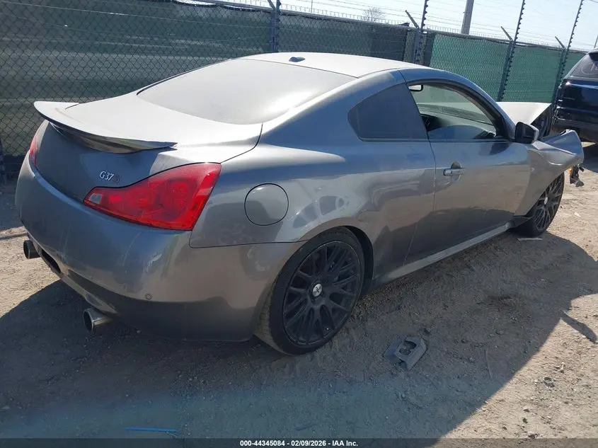 2010 INFINITI G37 JOURNEY