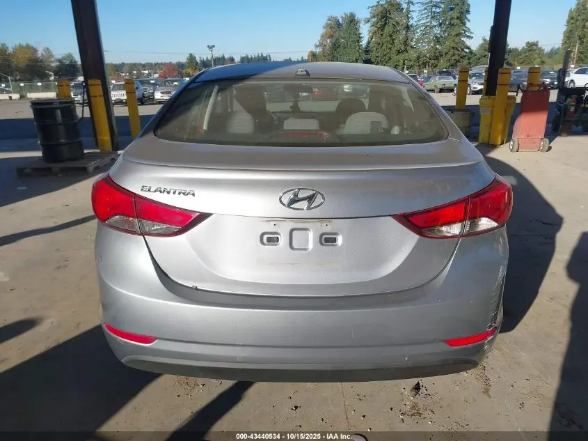 2016 HYUNDAI ELANTRA SE