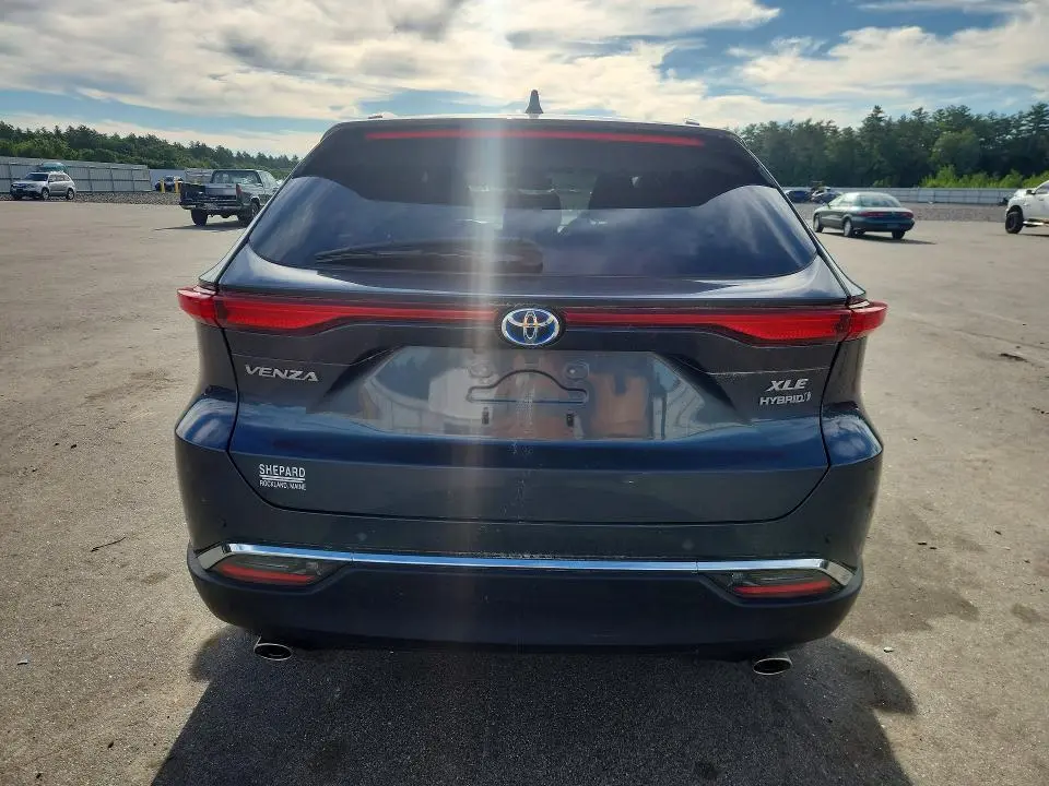 2021 TOYOTA VENZA XLE  