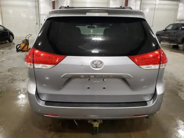 2012 TOYOTA SIENNA XLE  