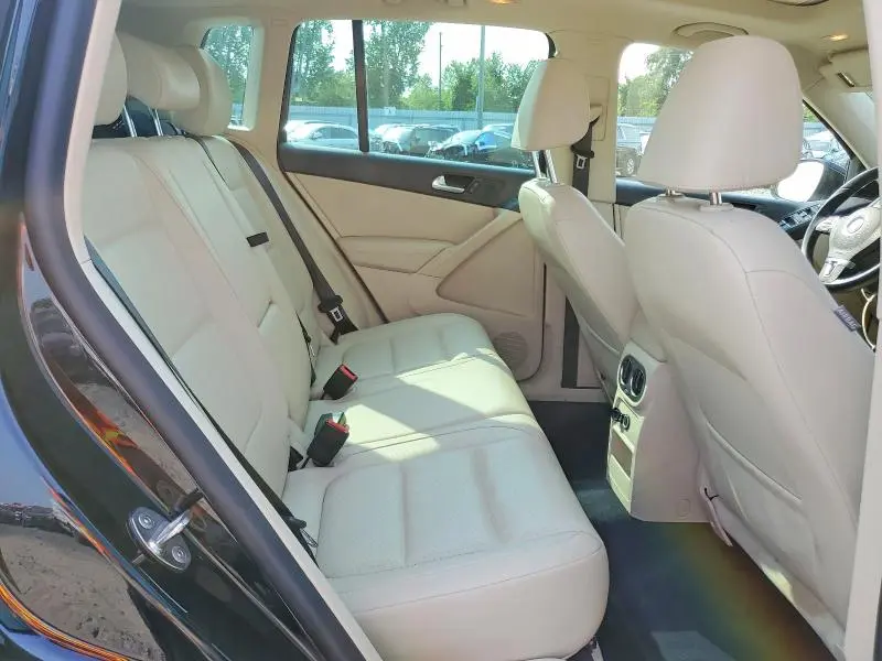 2013 VOLKSWAGEN TIGUAN S  