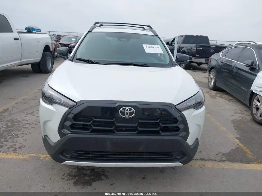 2026 TOYOTA COROLLA CROSS LE