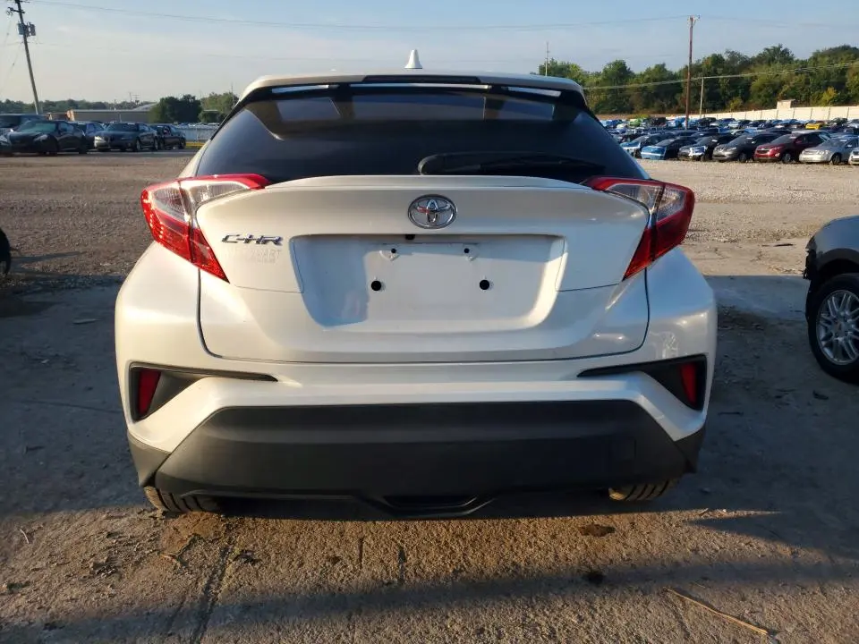 2020 TOYOTA C-HR XLE  
