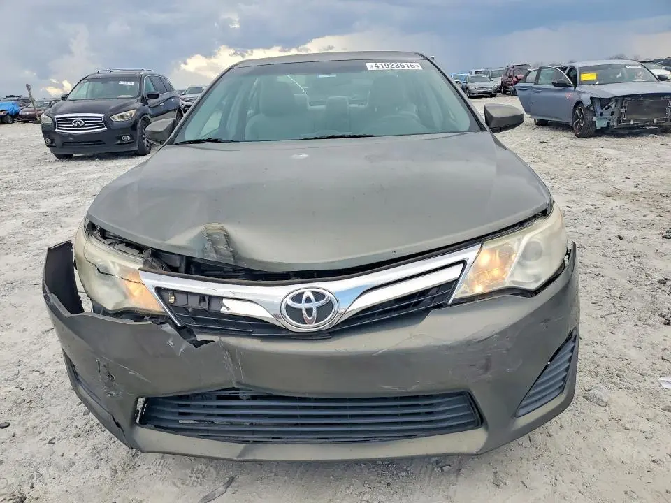 2014 TOYOTA CAMRY LE  