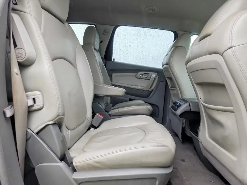 2012 CHEVROLET TRAVERSE LT  