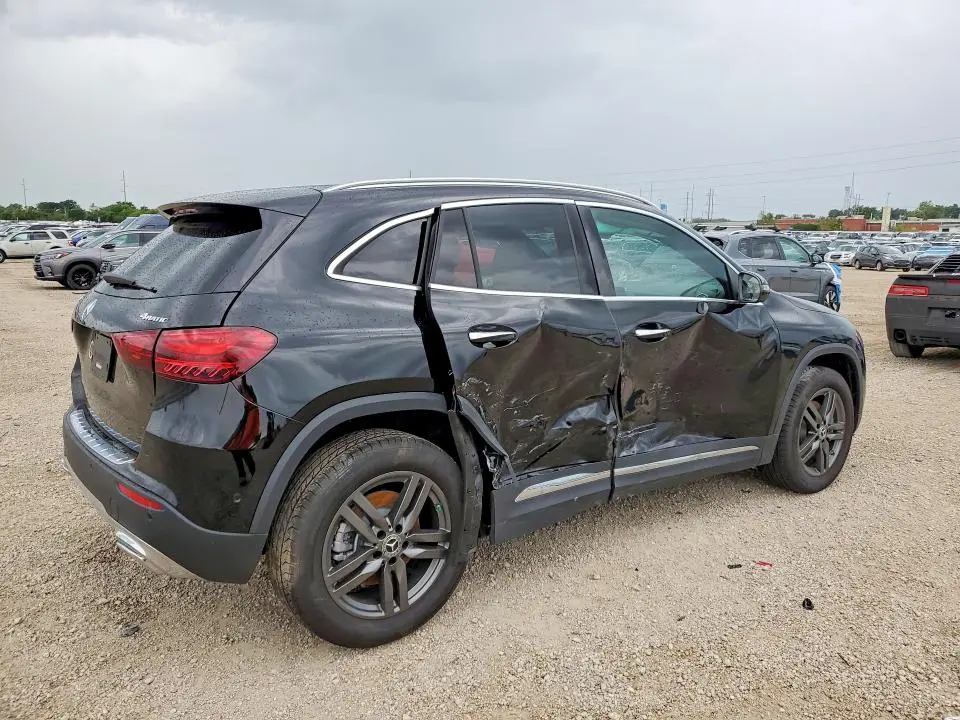 2026 MERCEDES-BENZ GLA 250 4MATIC  
