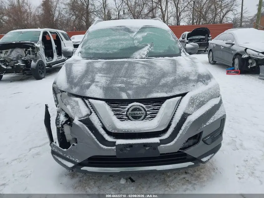 2018 NISSAN ROGUE SV