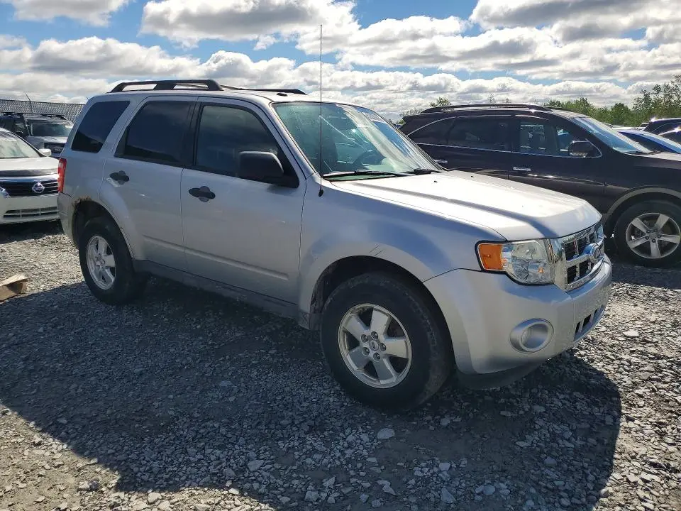 2011 FORD ESCAPE XLT  