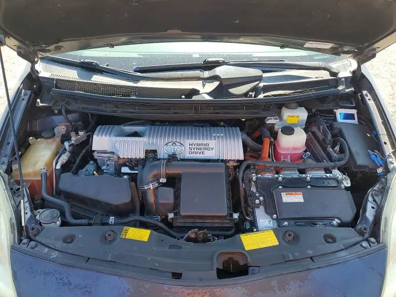 2013 TOYOTA PRIUS TWO  