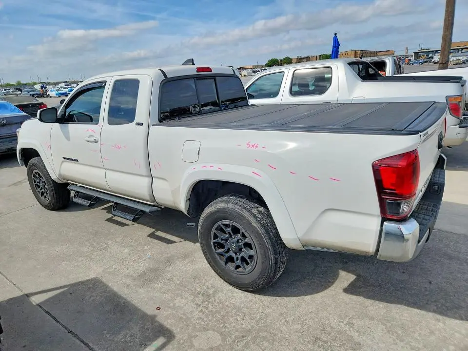 2021 TOYOTA TACOMA SR5 V6  