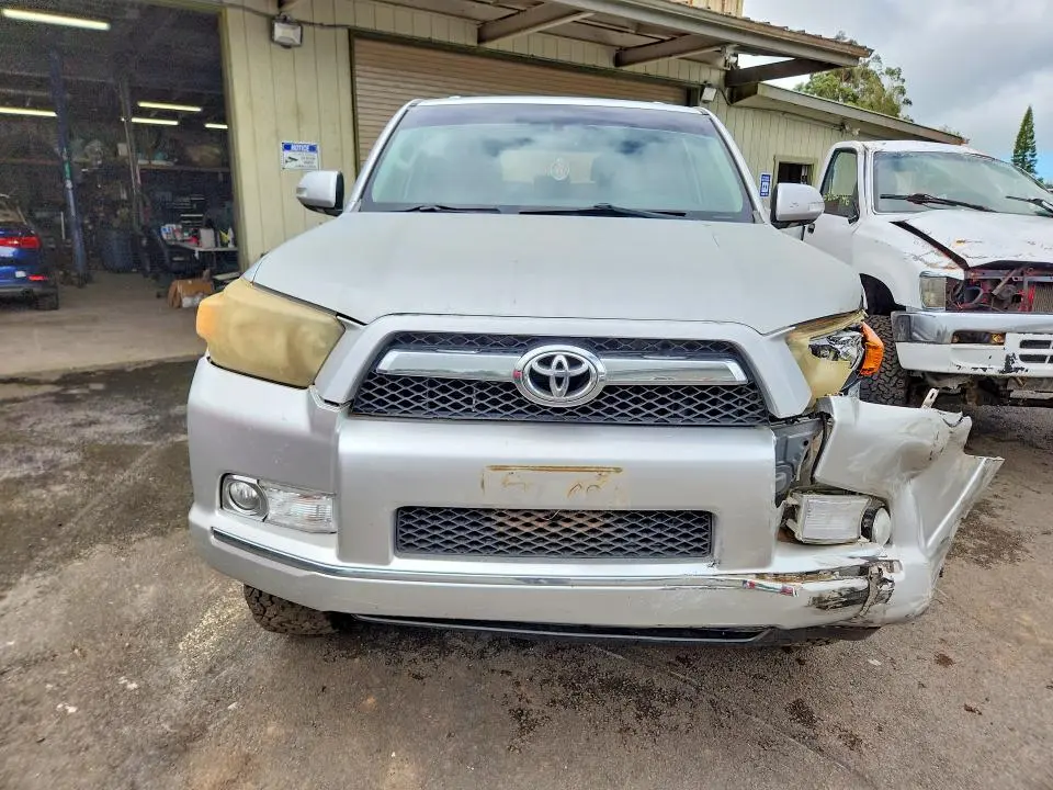 2011 TOYOTA 4RUNNER SR5  