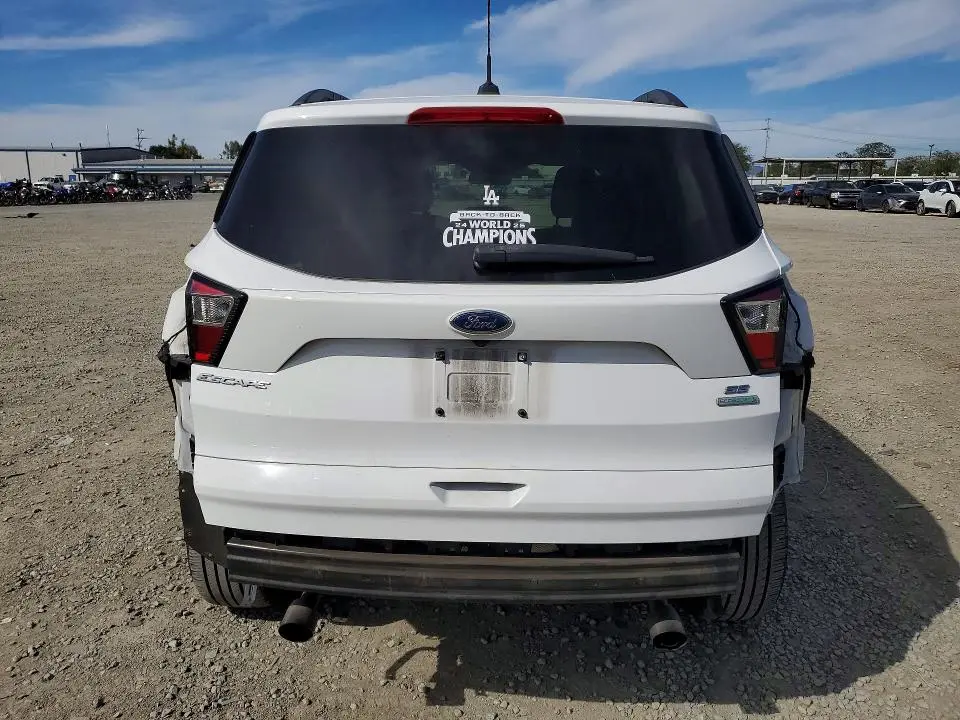 2018 FORD ESCAPE SE  