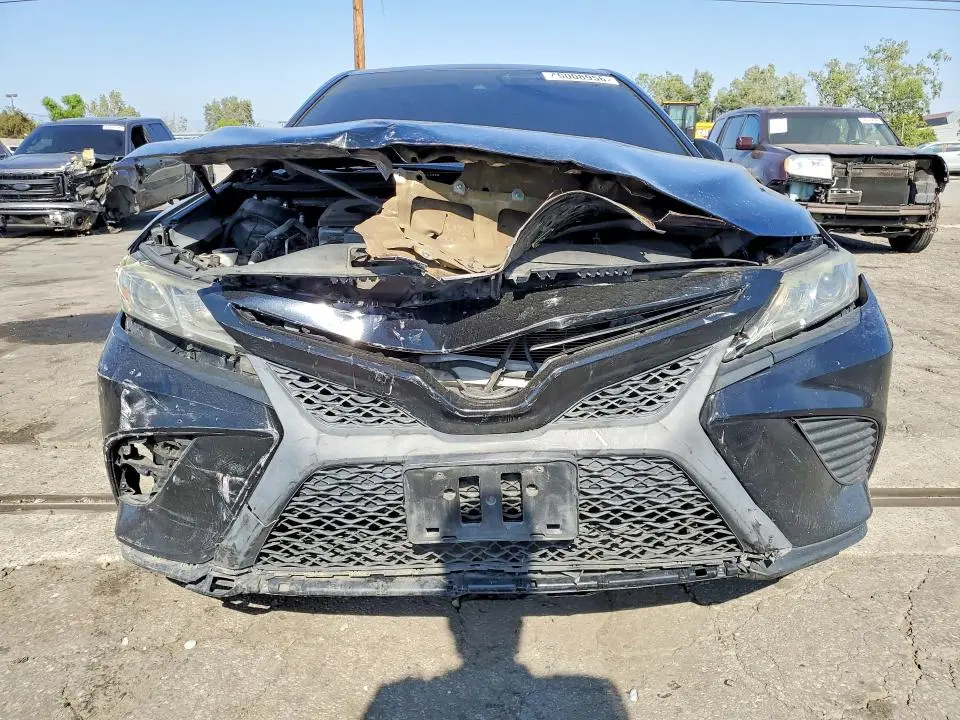 2018 TOYOTA CAMRY SE  