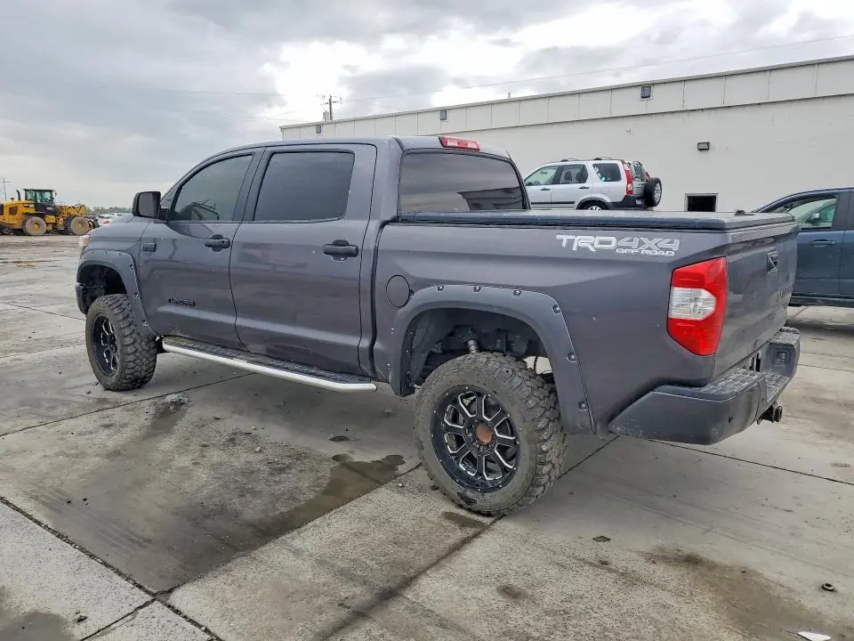 2018 TOYOTA TUNDRA CREWMAX SR5  
