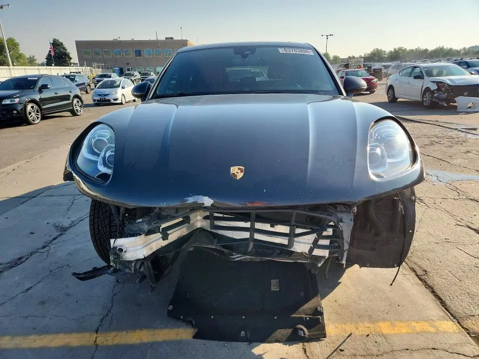 2018 PORSCHE MACAN   