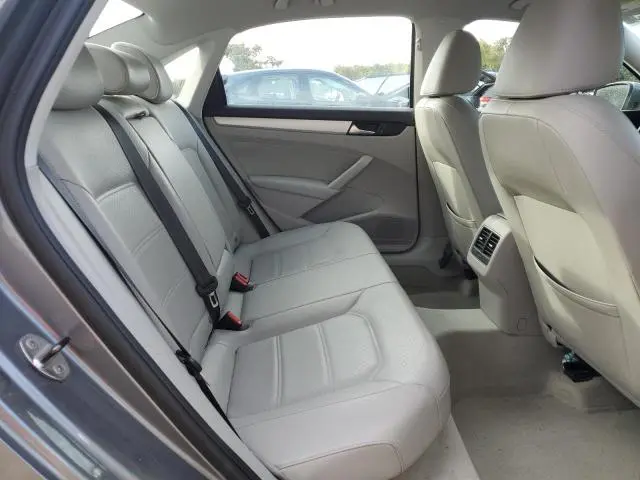 2013 VOLKSWAGEN PASSAT SE