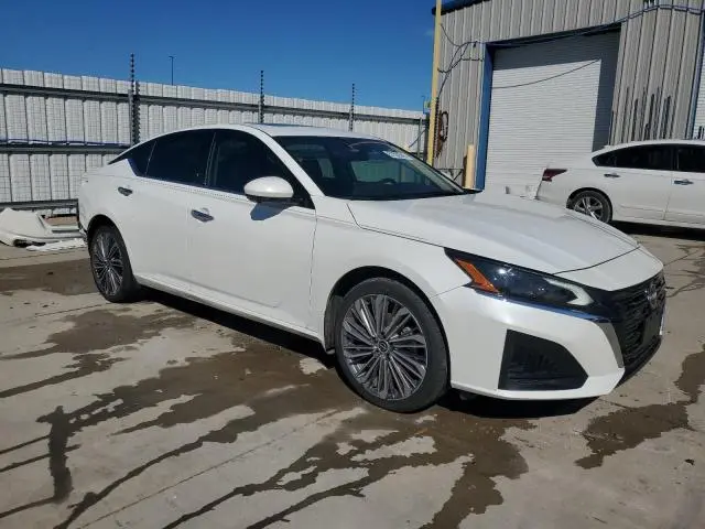 2023 NISSAN ALTIMA SL  