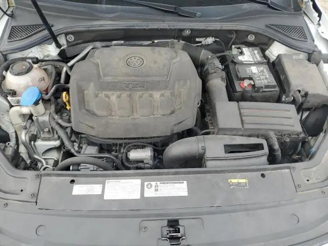 2018 VOLKSWAGEN PASSAT SE