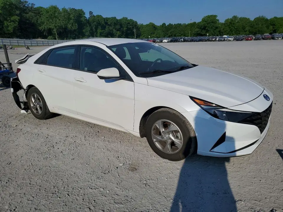 2021 HYUNDAI ELANTRA SE  