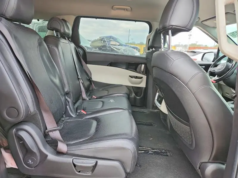 2023 KIA CARNIVAL EX  