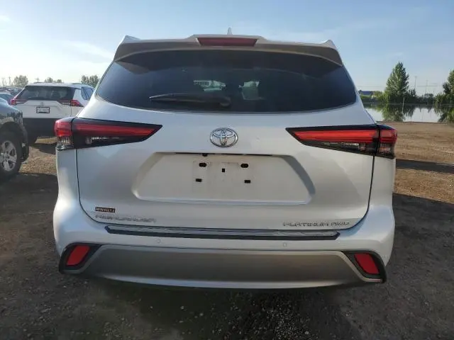 2022 TOYOTA HIGHLANDER PLATINUM  