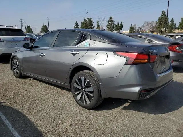 2022 NISSAN ALTIMA SV  