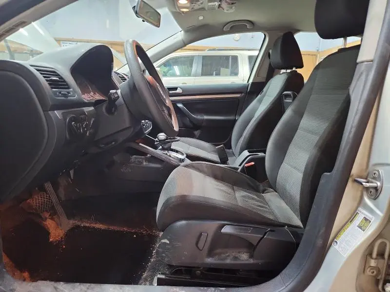 2010 VOLKSWAGEN JETTA S  