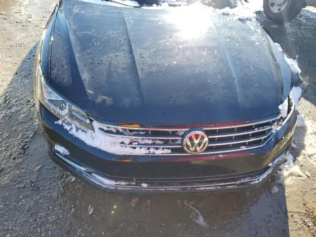 2019 VOLKSWAGEN PASSAT WOLFSBURG  