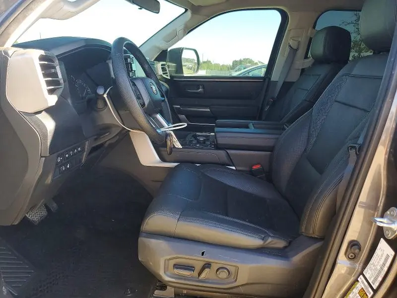 2022 TOYOTA TUNDRA SR5  