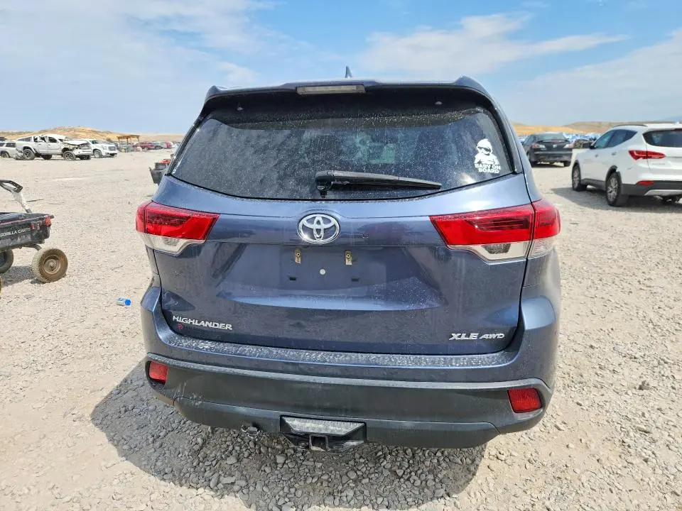 2019 TOYOTA HIGHLANDER XLE  
