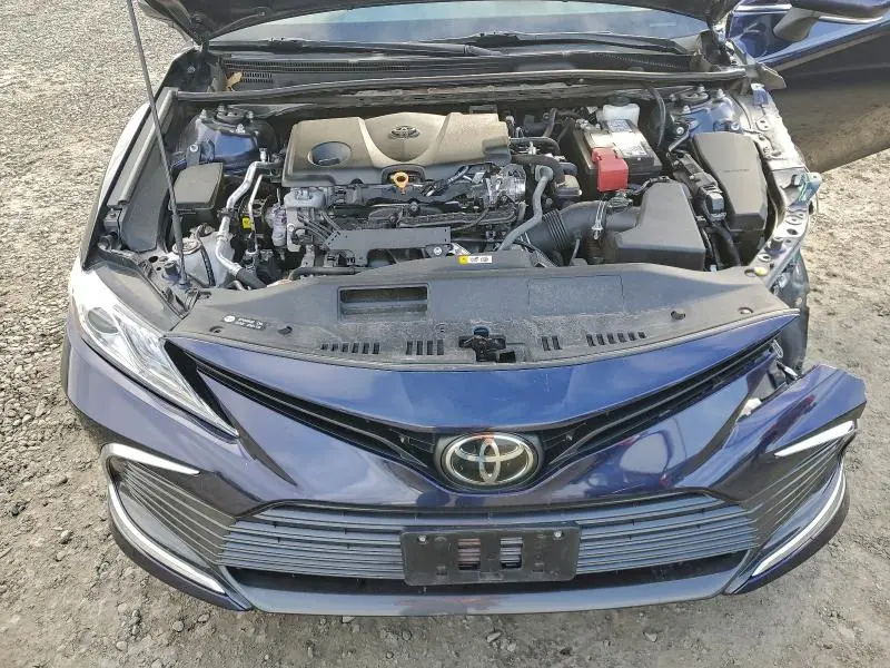 2022 TOYOTA CAMRY XLE  