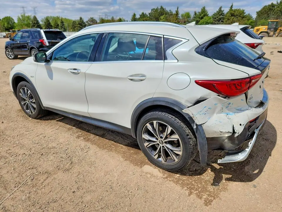 2017 INFINITI QX30 PREMIUM  